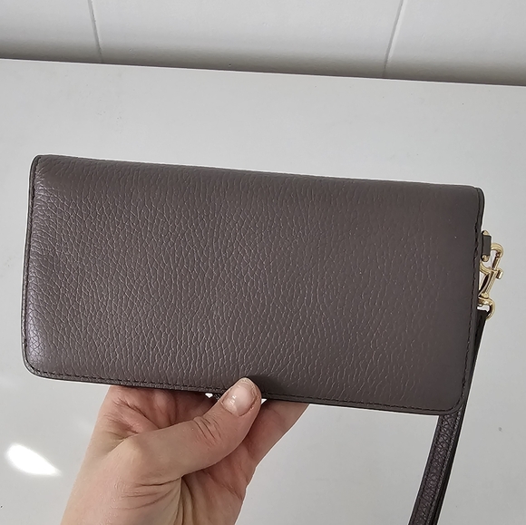 New Tory Burch Carter Slim Wrislet Envelope Gray Leather Wallet - Picture 5 of 5
